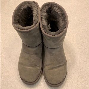 UGG Womens Classic Short - Size W8